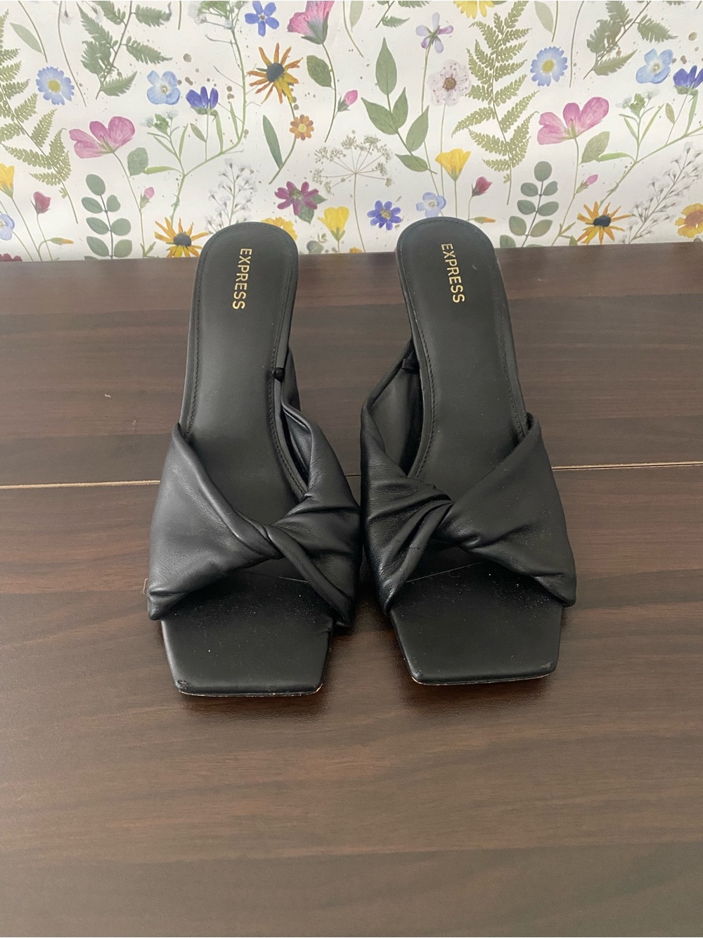 Express WMN’s Black Knotted Slide Mules Size 7.5